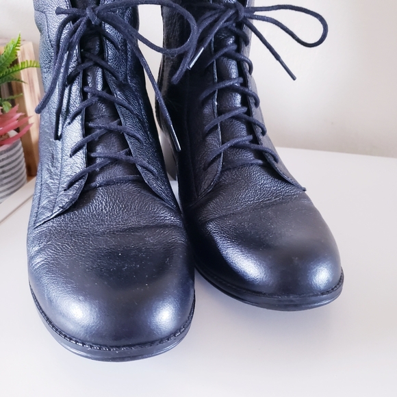 Bandolino Clovis Leather Laced Booties - Black size 8 M - Picture 4 of 12